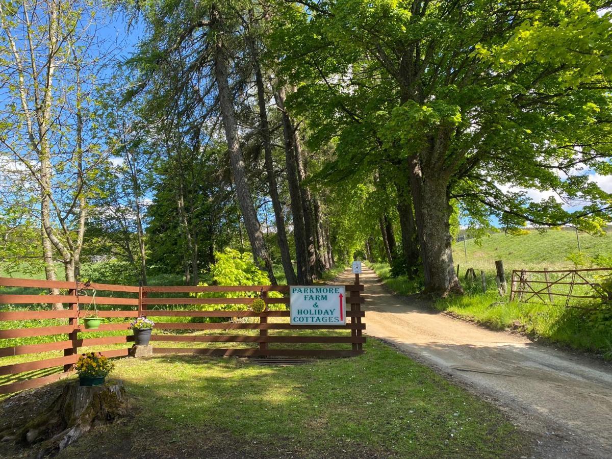 Parkmore Holiday Cottages Дъфтаун Екстериор снимка