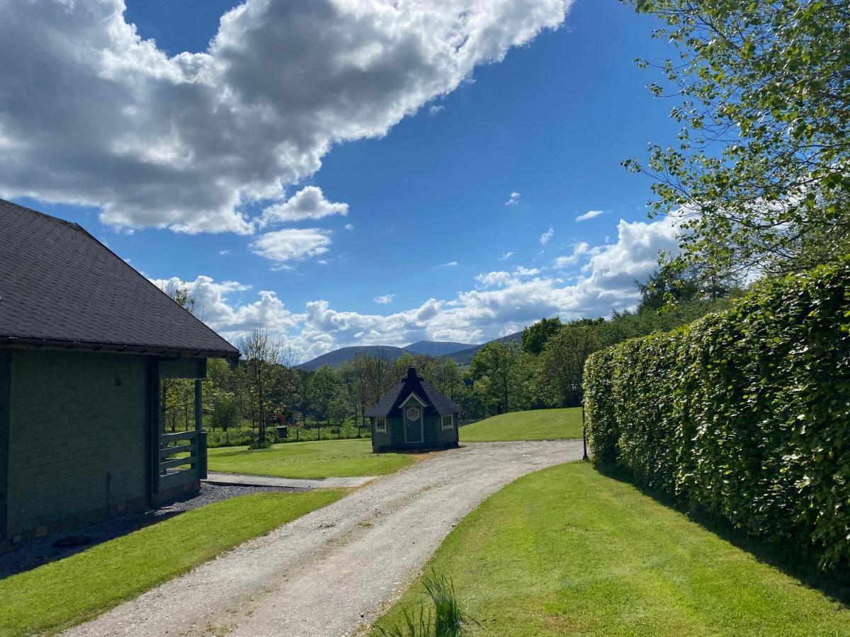 Parkmore Holiday Cottages Дъфтаун Екстериор снимка