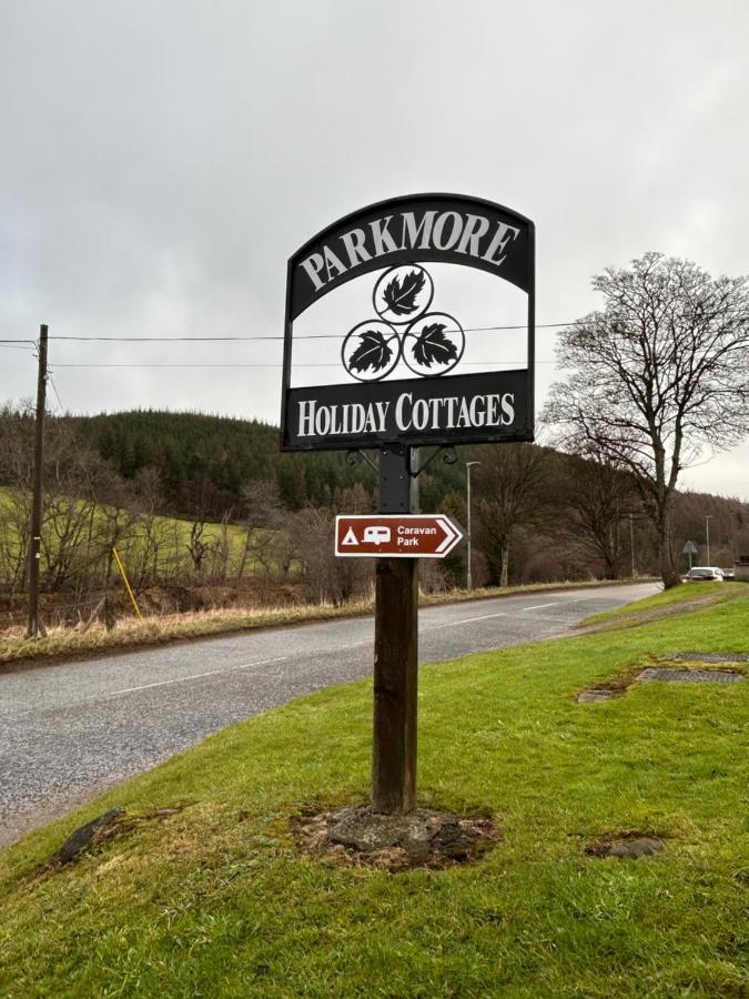 Parkmore Holiday Cottages Дъфтаун Екстериор снимка