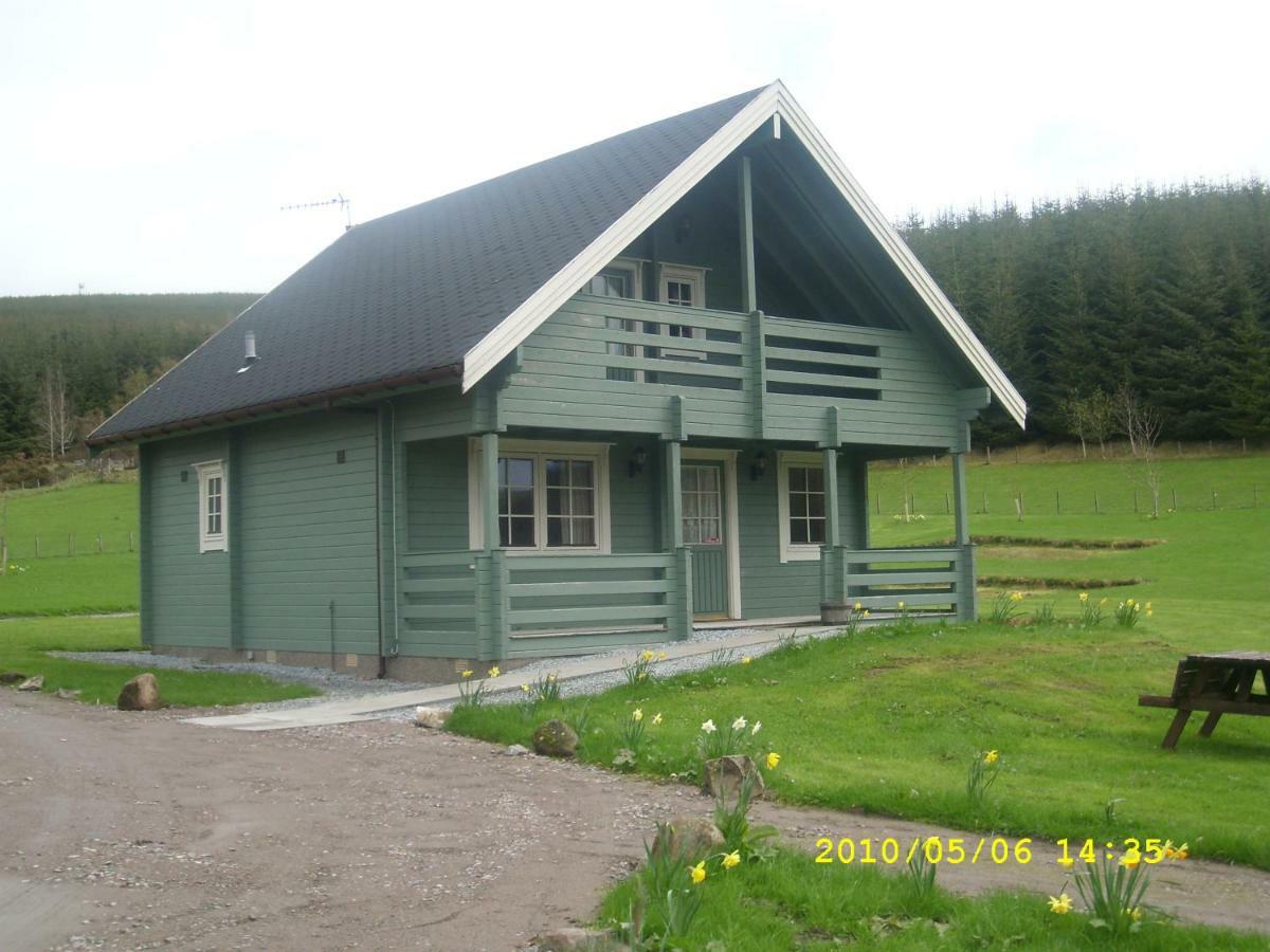 Parkmore Holiday Cottages Дъфтаун Екстериор снимка