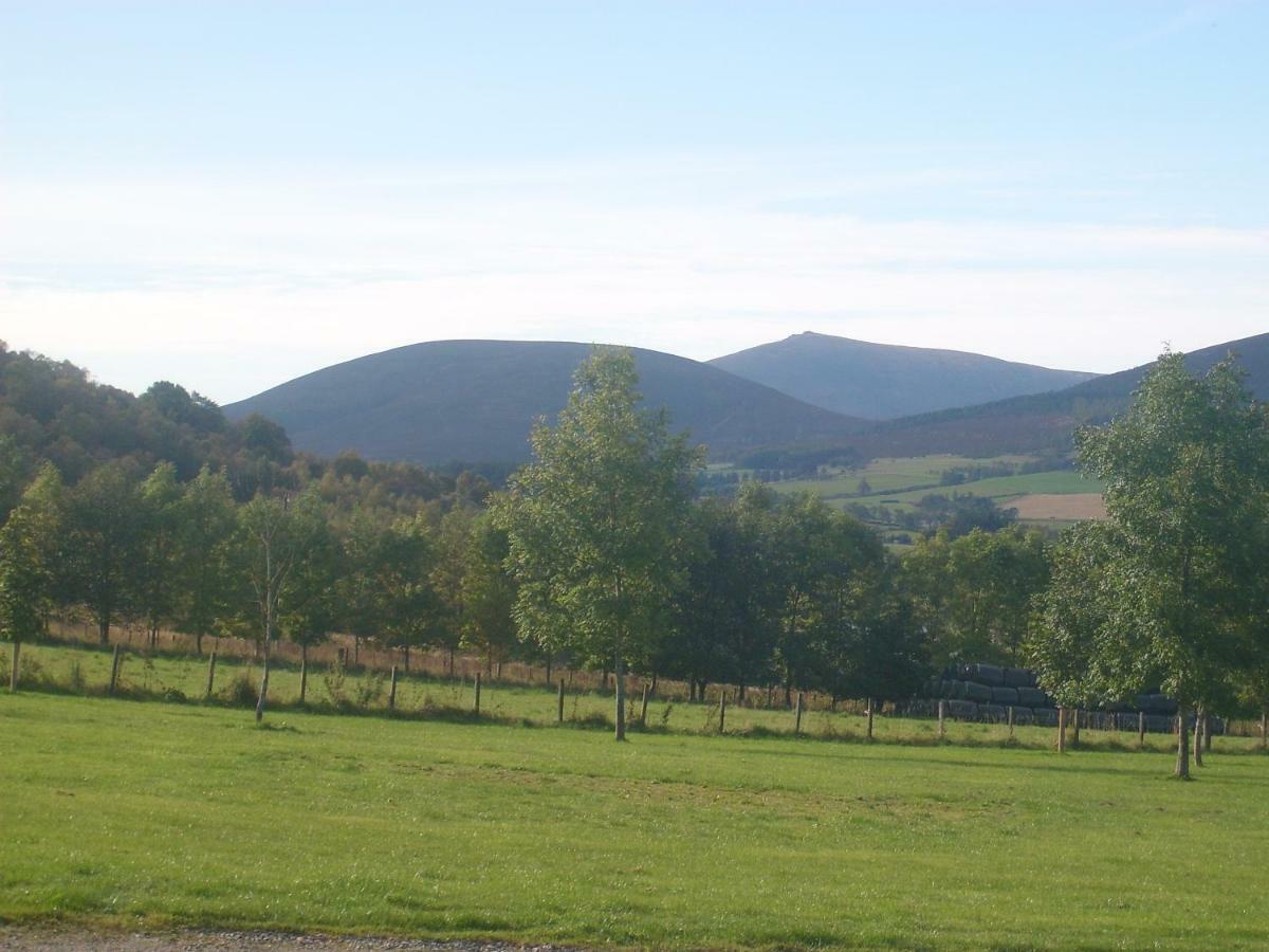 Parkmore Holiday Cottages Дъфтаун Екстериор снимка